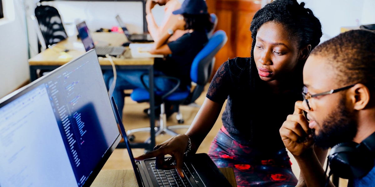 Why Freelancers Prefer Coworking Spaces: Beyond Just a Desk